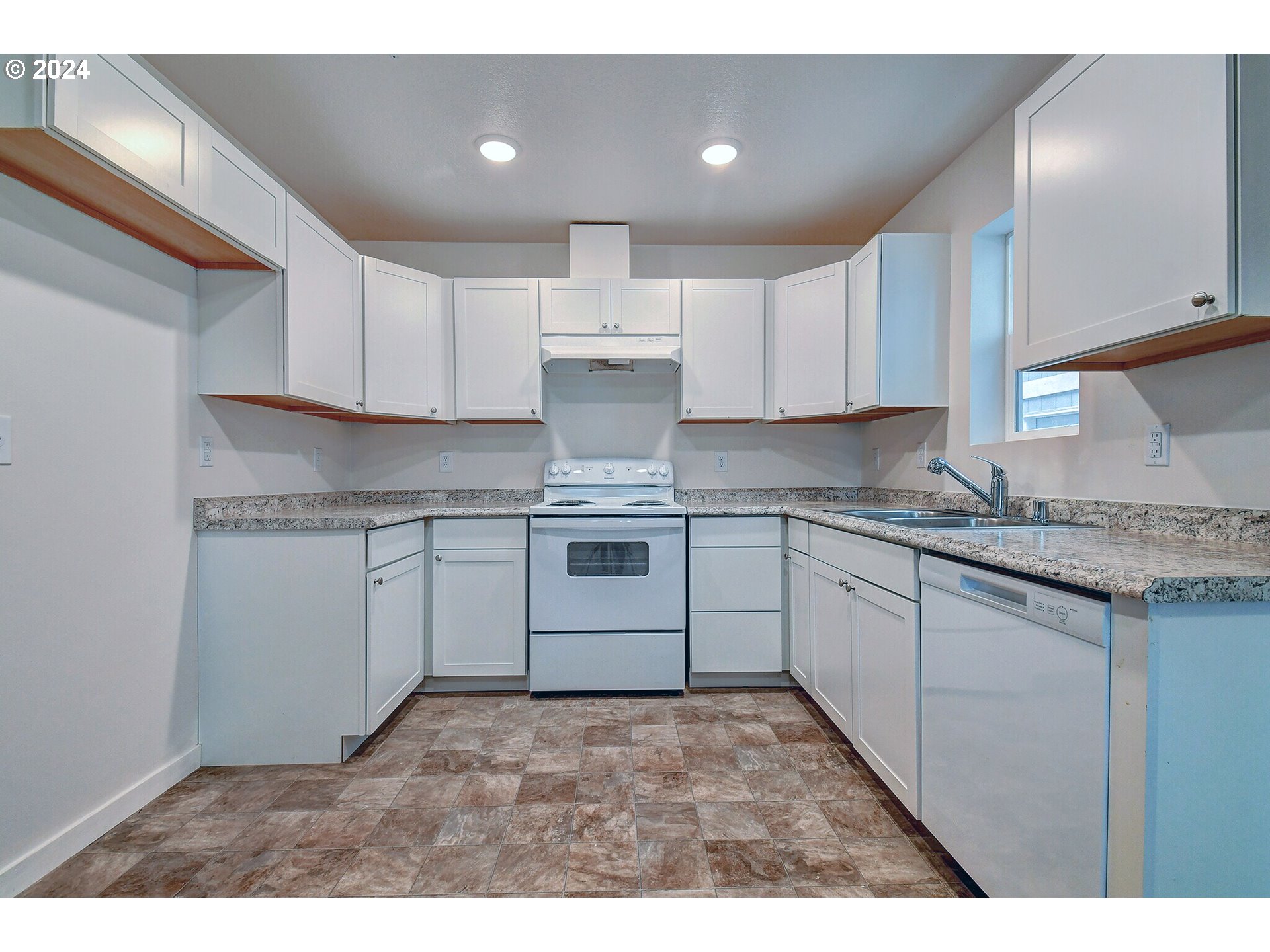 259 20th Avenue Longview, WA 98632 - Photo 4 of 15