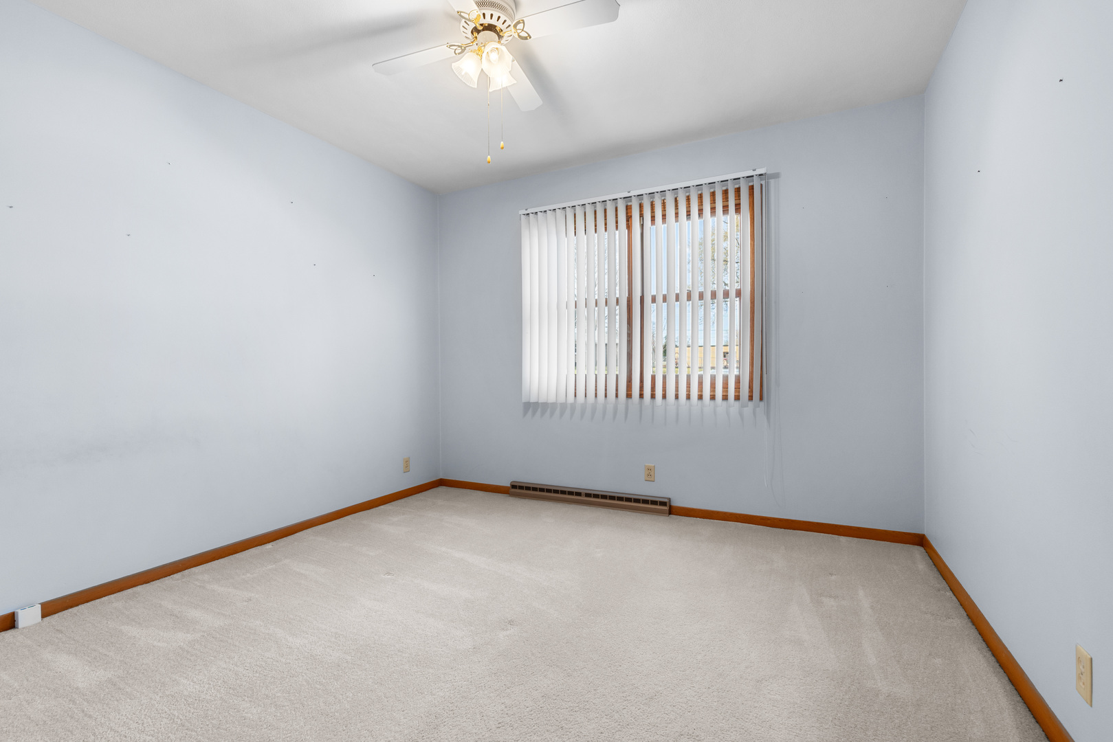 539 Riley Drive Marengo, IL 60152 - Photo 10 of 17 an empty room with a empty space and windows