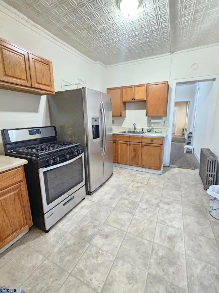 38 Thompson Street Raritan, NJ 08869 - Photo 6 of 15