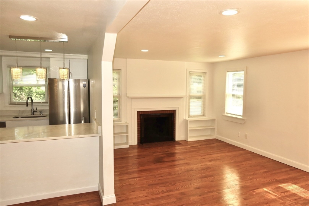 61 Russell Street Springfield, MA 01104 - Photo 8 of 19 Gallery Image 8