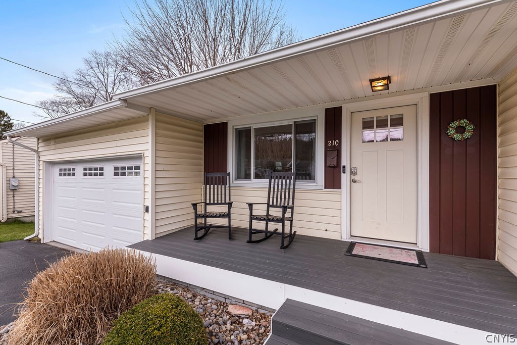 210 Jane Drive Camillus, NY 13219 - Photo 2 of 32