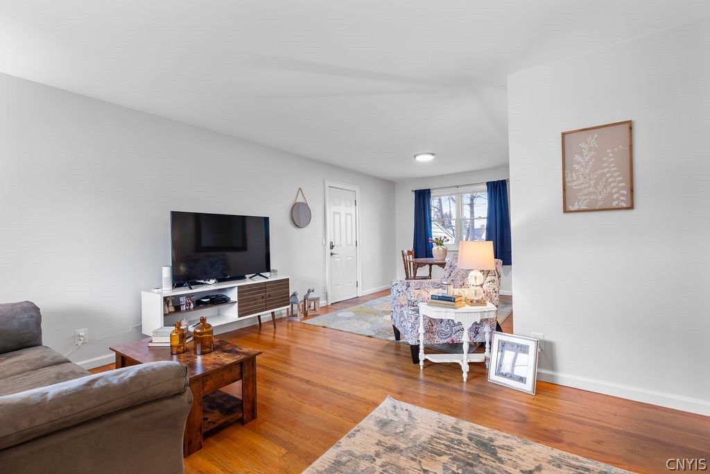 210 Jane Drive Camillus, NY 13219 - Photo 4 of 32