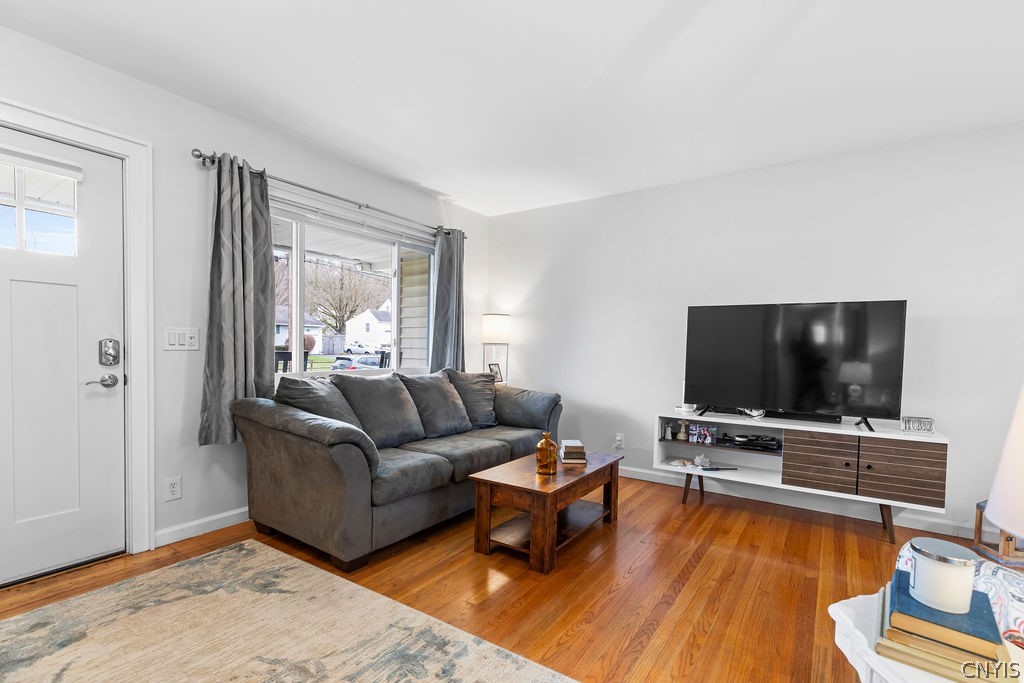 210 Jane Drive Camillus, NY 13219 - Photo 6 of 32