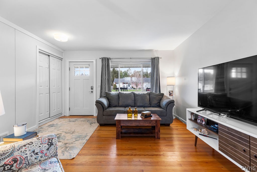 210 Jane Drive Camillus, NY 13219 - Photo 7 of 32