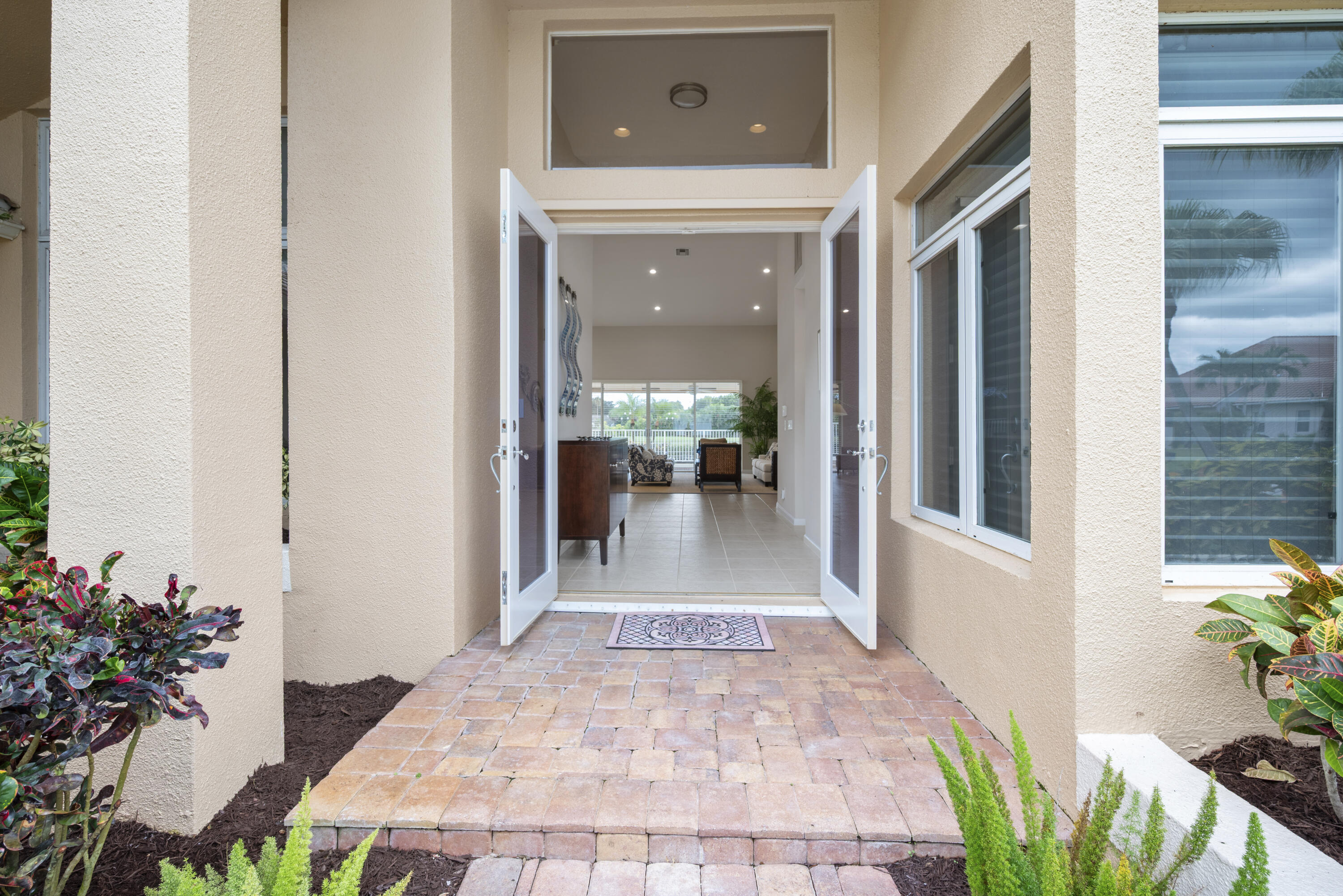 10670 Stonebridge Boulevard Boca Raton, FL 33498 - Photo 5 of 58 DSC_0676