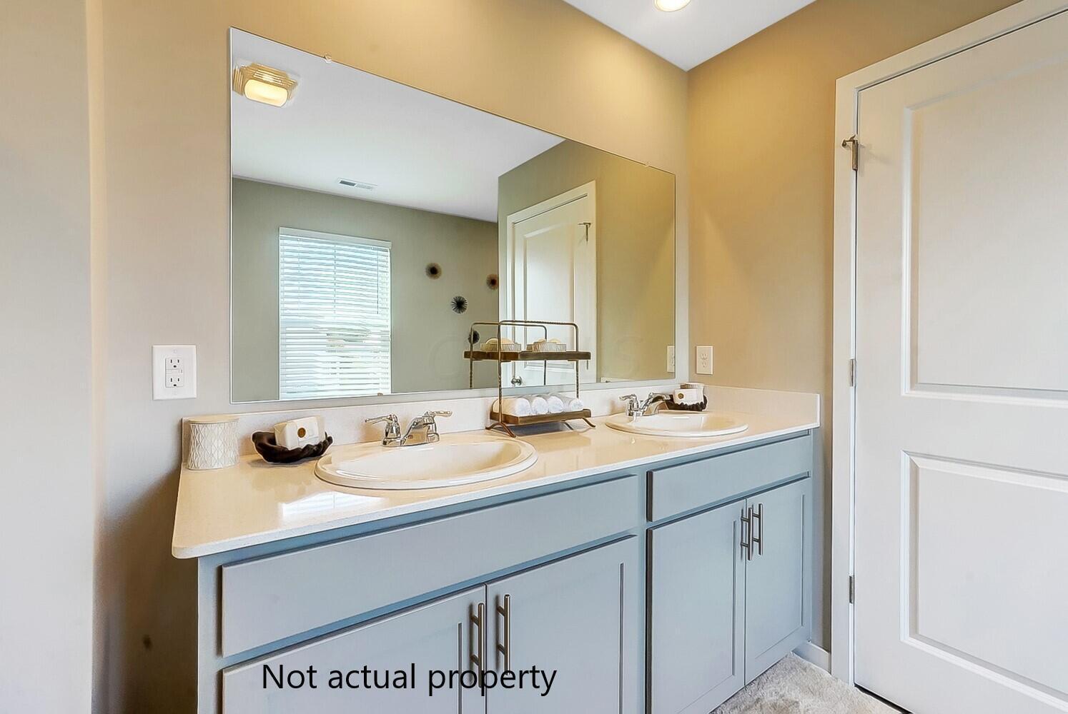 1545 Raley Way Columbus, OH 43228 - Photo 16 of 26 50041612-035_web
