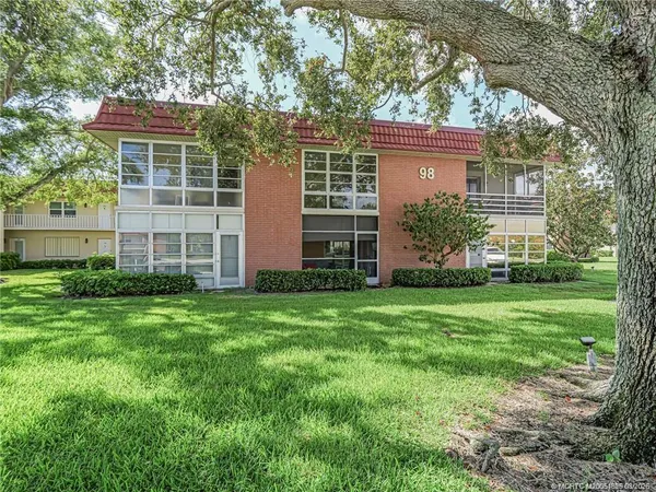 $105,000 | 98 Spring Lake Drive, Unit 205, Vero Beach, FL 32962