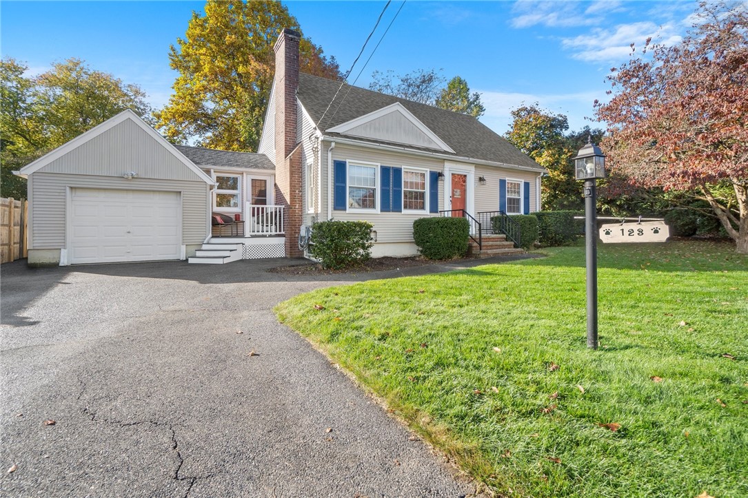 123 Harmony Court Warwick, RI 02889 - Photo 2 of 34