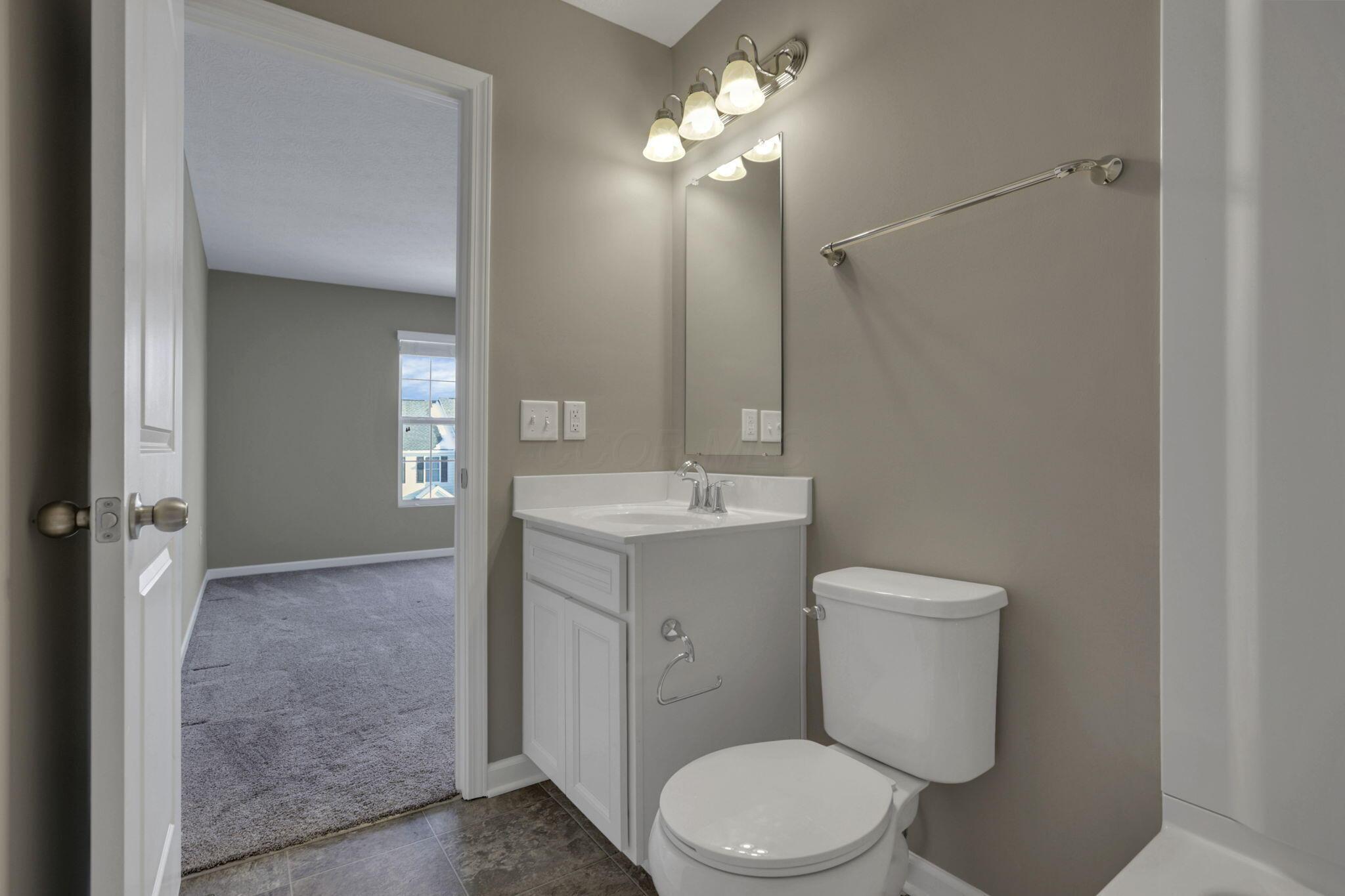 232 Autumn Ridge Circle Pickerington, OH 43147 - Photo 36 of 47 Bedroom Two Ensuite Full Bath
