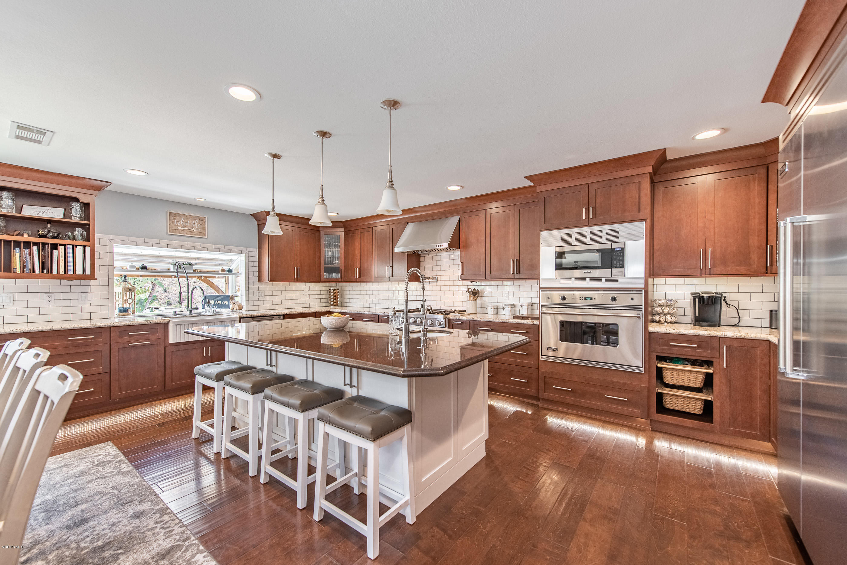 1242 Rambling Road Simi Valley, CA 93065 - Photo 13 of 81 1242 Rambling Rd Simi Valley-15