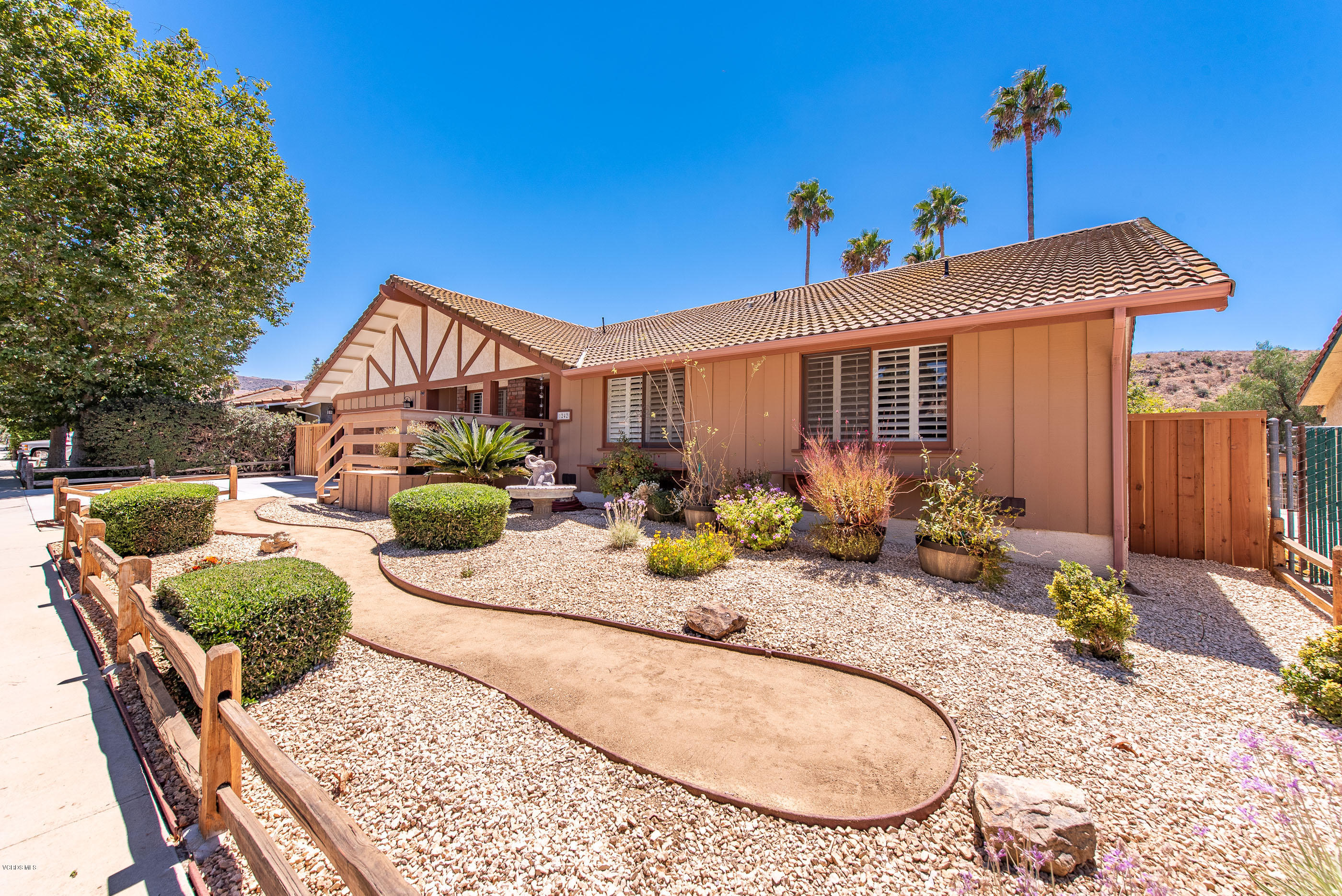 1242 Rambling Road Simi Valley, CA 93065 - Photo 5 of 81 1242 Rambling Rd Simi Valley-4