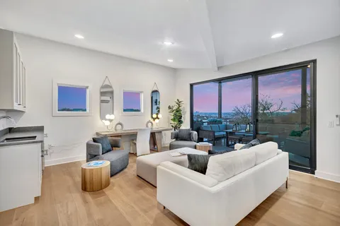 $1,139,900 | 2707 Salek View, Austin, TX 78741