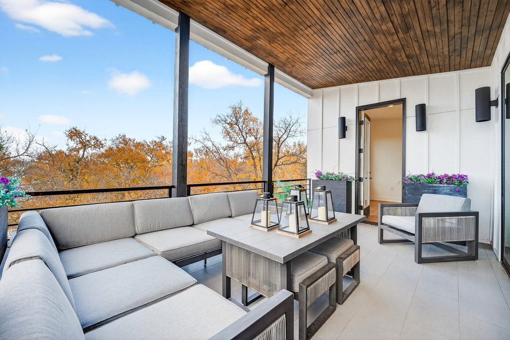 2707 Salek View Austin, TX 78741 - Photo 35 of 39 View of sunroom