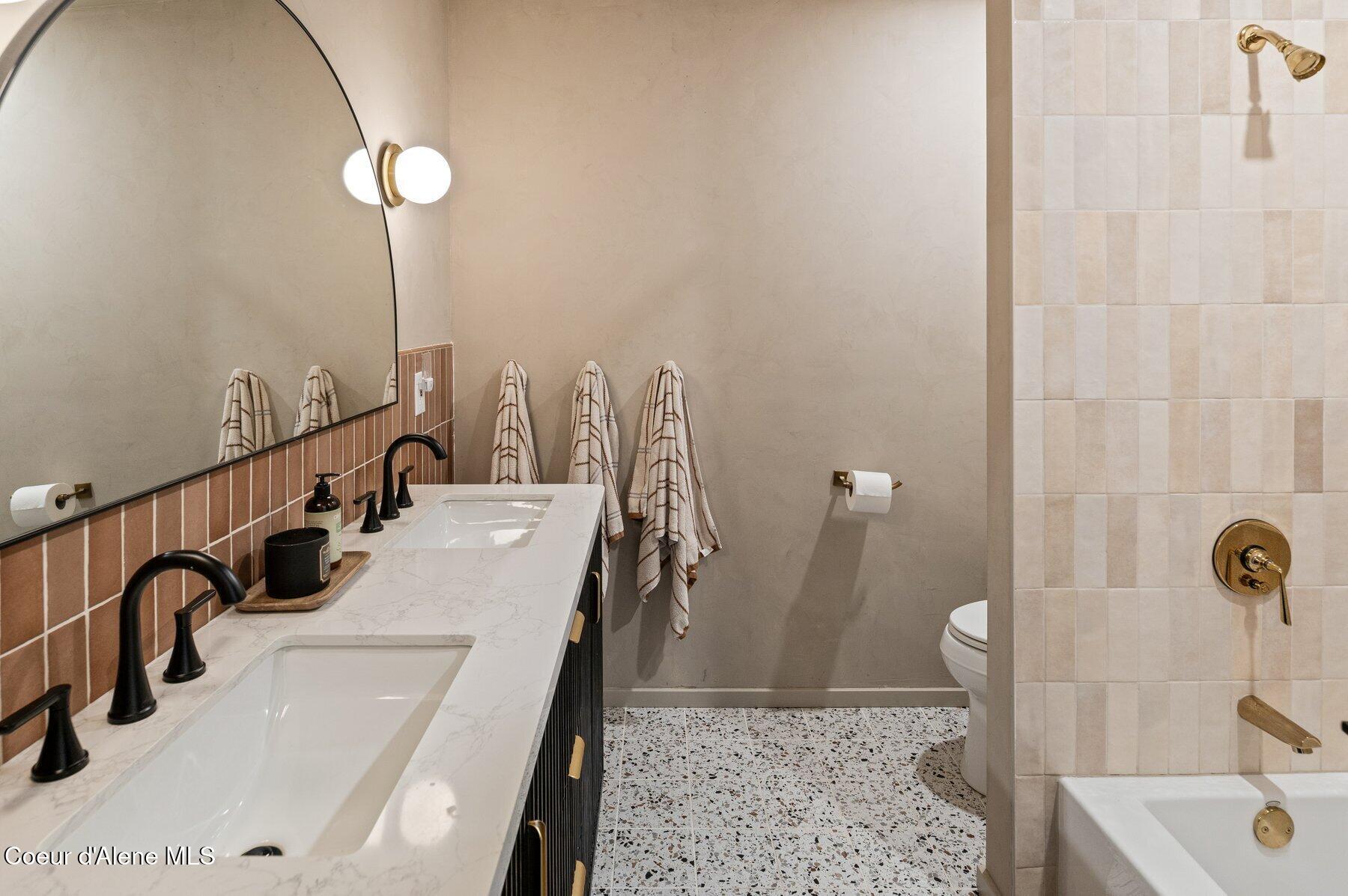 7801 West Eagle Ridge Road Coeur D'Alene, ID 83814 - Photo 41 of 111 Bathroom #3