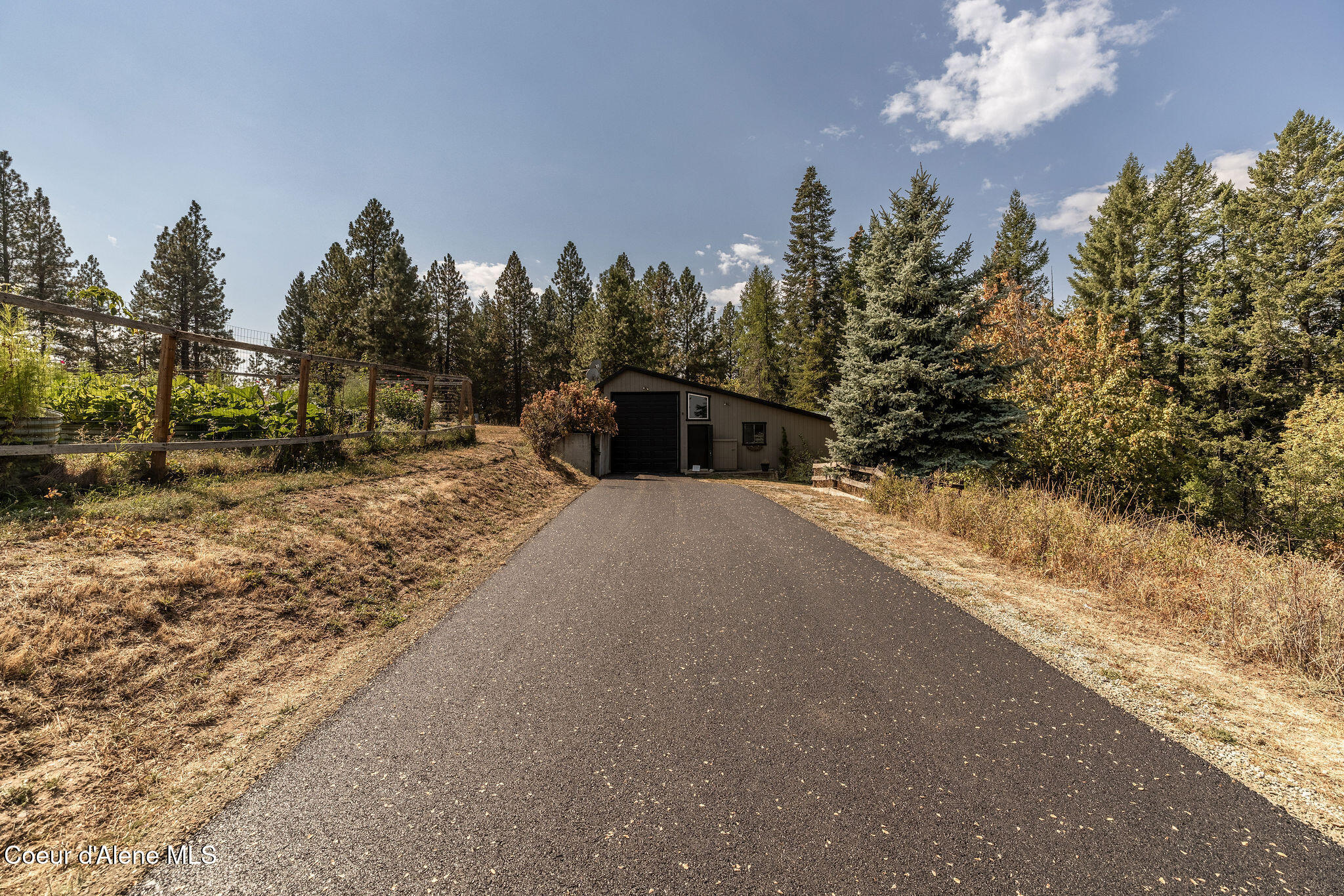 7801 West Eagle Ridge Road Coeur D'Alene, ID 83814 - Photo 54 of 111 Driveway to Guest House