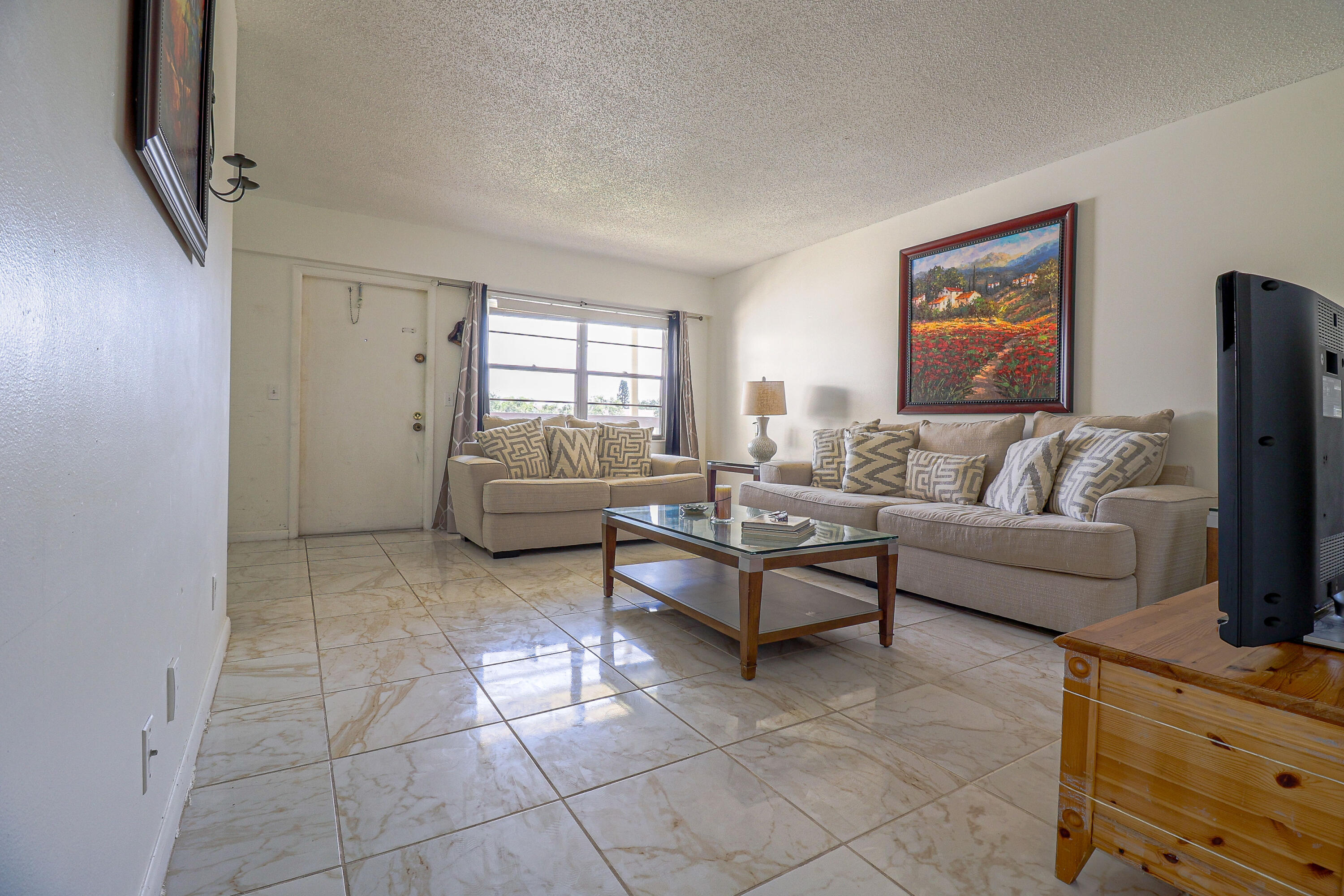158 Mansfield D Boca Raton, FL 33434 - Photo 7 of 26 Living-room
