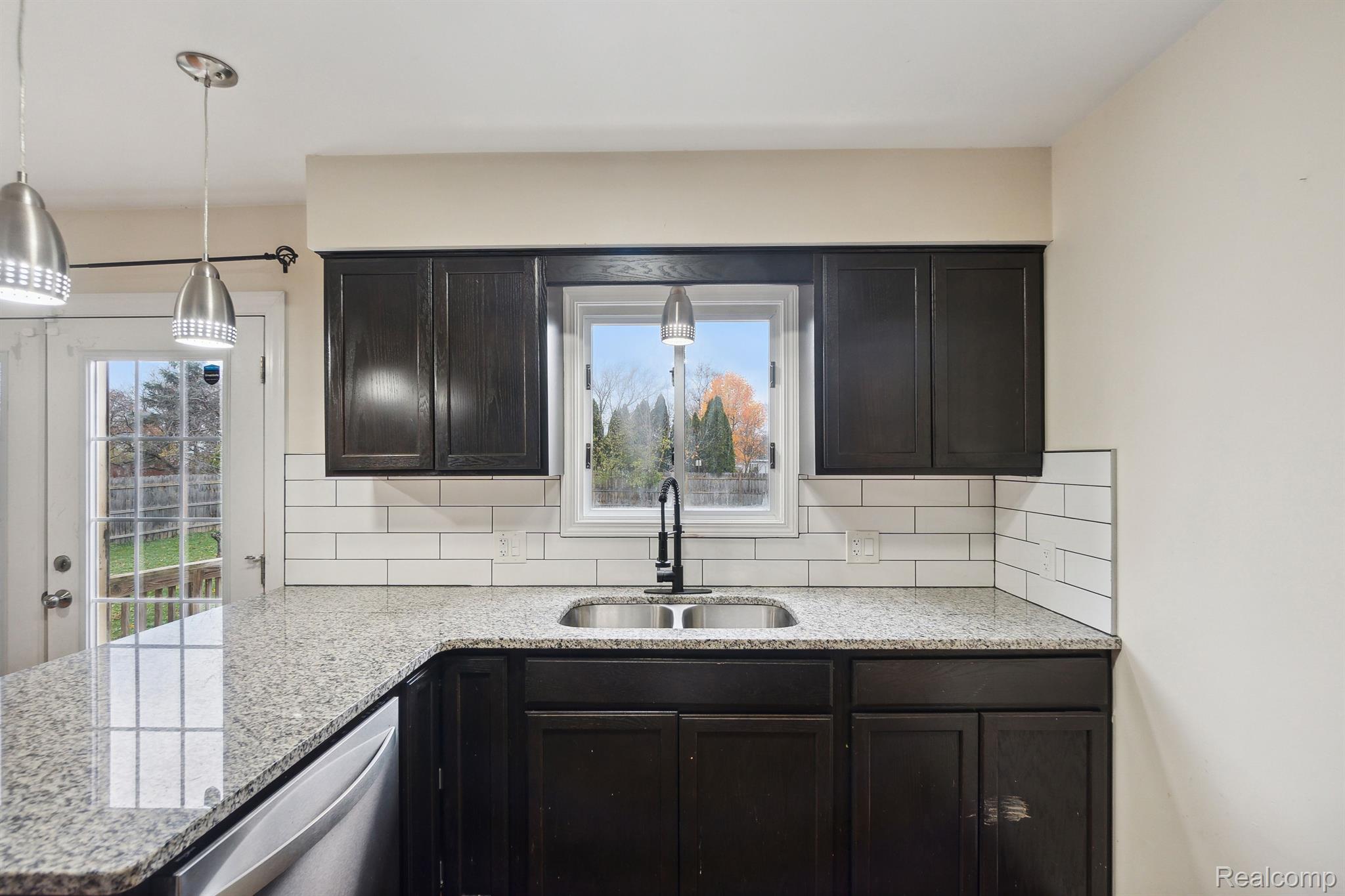 2464 West Maple Avenue Flint, MI 48507 - Photo 16 of 35 Gallery Image 16
