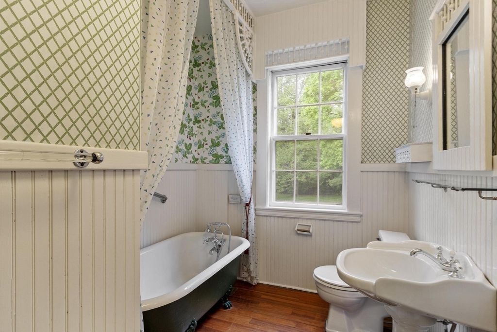 19 North Main Street Petersham, MA 01366 - Photo 33 of 38