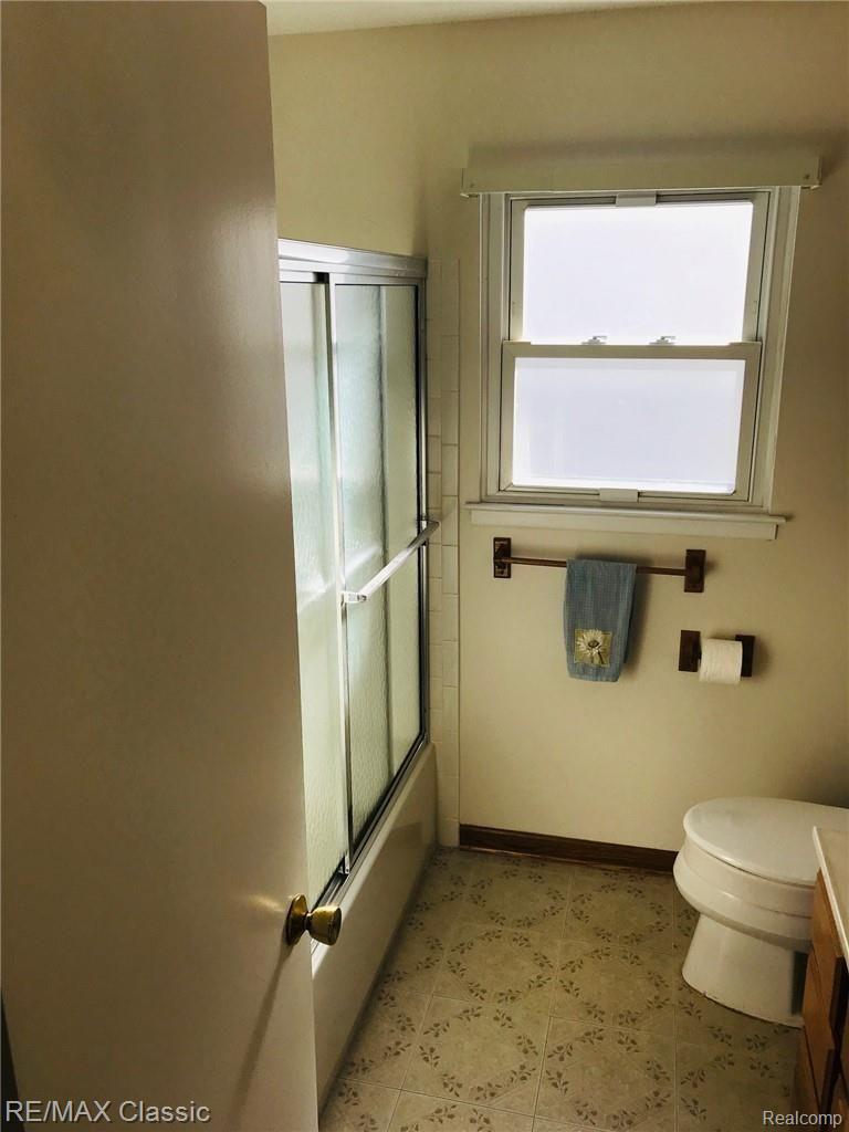 42566 Park Ridge Road Novi, MI 48375 - Photo 11 of 20 Main Bathroom-2