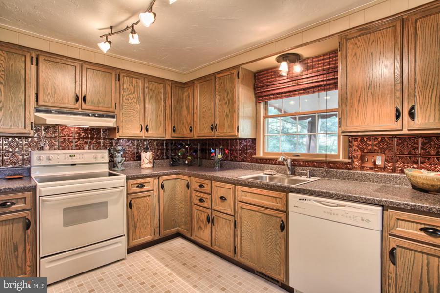 6 Swatara Road Lebanon, PA 17046 - Photo 5 of 36 Gallery Image 5