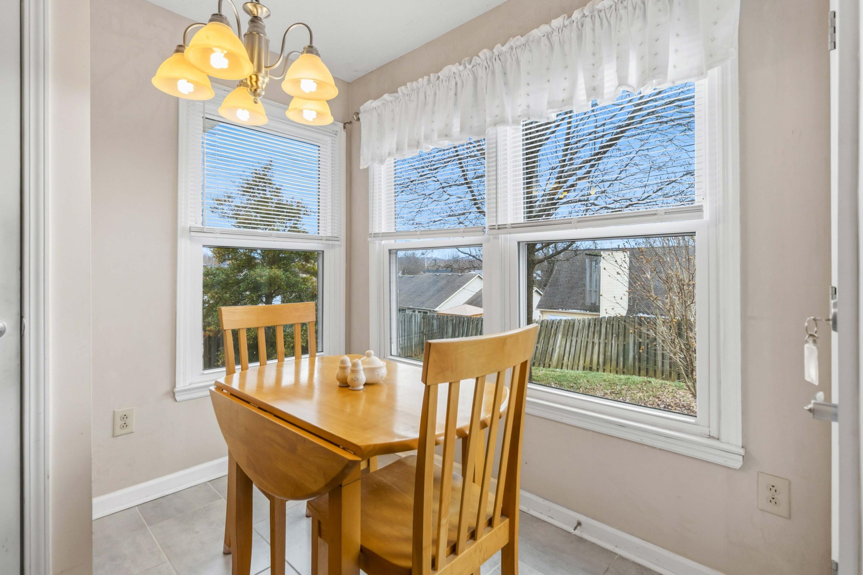 996 Wedgewood Road Lexington, KY 40514 - Photo 14 of 39 010