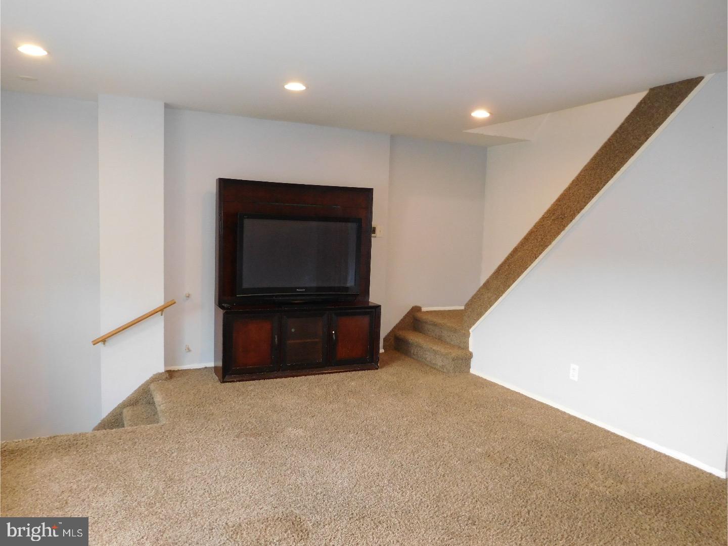 12660 Chilton Road Philadelphia, PA 19154 - Photo 3 of 24 Gallery Image 3