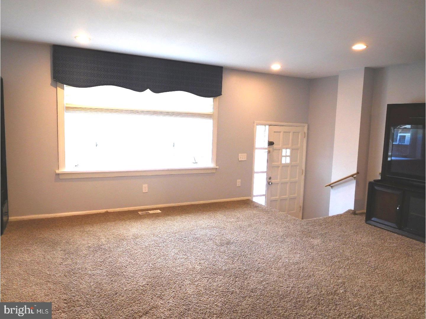 12660 Chilton Road Philadelphia, PA 19154 - Photo 4 of 24 Gallery Image 4