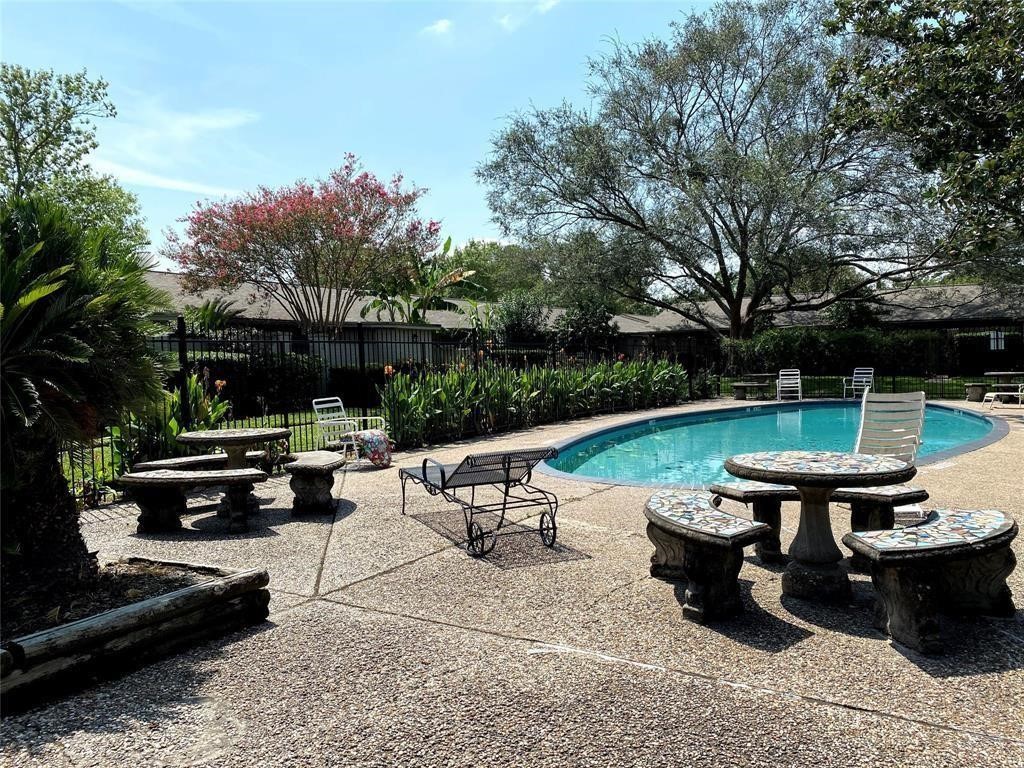 1529 Wirt Road, Unit 30 Houston, TX 77055 - Photo 9 of 9