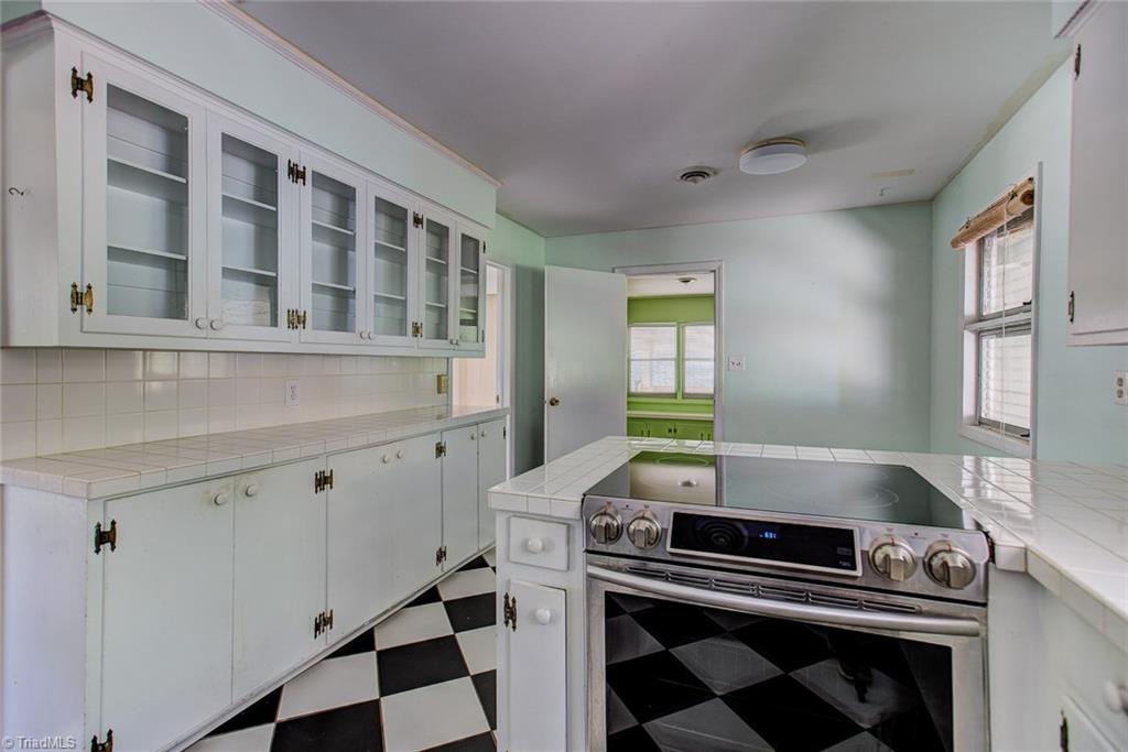 504 Rockspring Road High Point, NC 27262 - Photo 12 of 30 Gallery Image 12