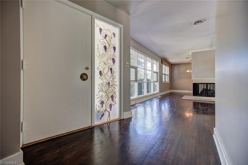 504 Rockspring Road High Point, NC 27262 - Photo 3 of 30 Gallery Image 3