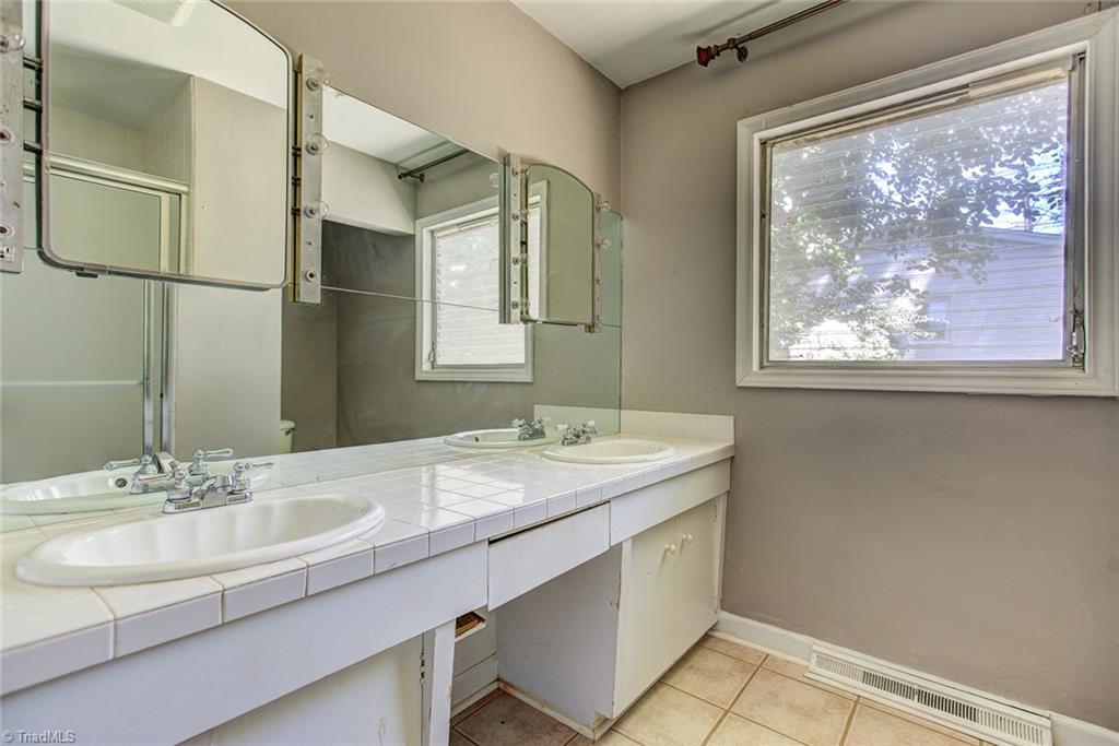 504 Rockspring Road High Point, NC 27262 - Photo 23 of 30 Gallery Image 23