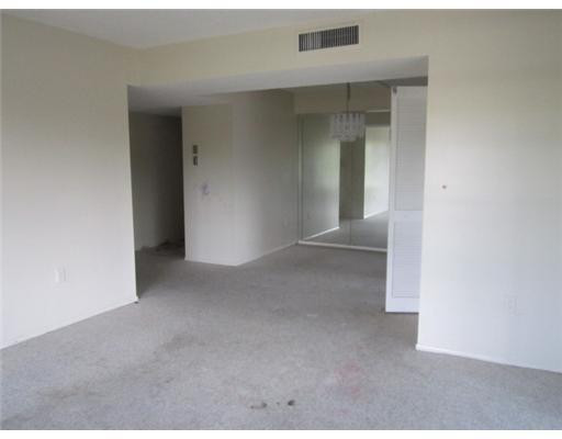 4176 Inverrary Drive, Unit 411 Lauderhill, FL 33319 - Photo 3 of 9 Dining Room
