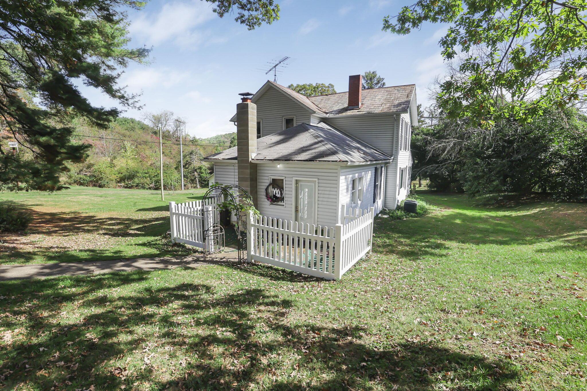 2259 Montgomery Road Northeast Newark, OH 43055 - Photo 32 of 44 39-web-or-mls-0N4A8856