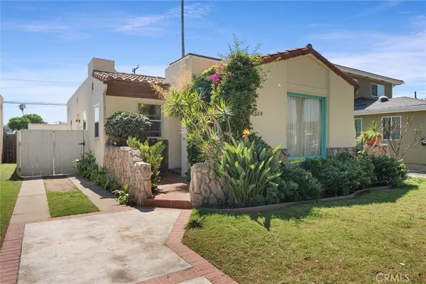 $730,000 | 1308 East Poppy Street, Long Beach, CA 90805
