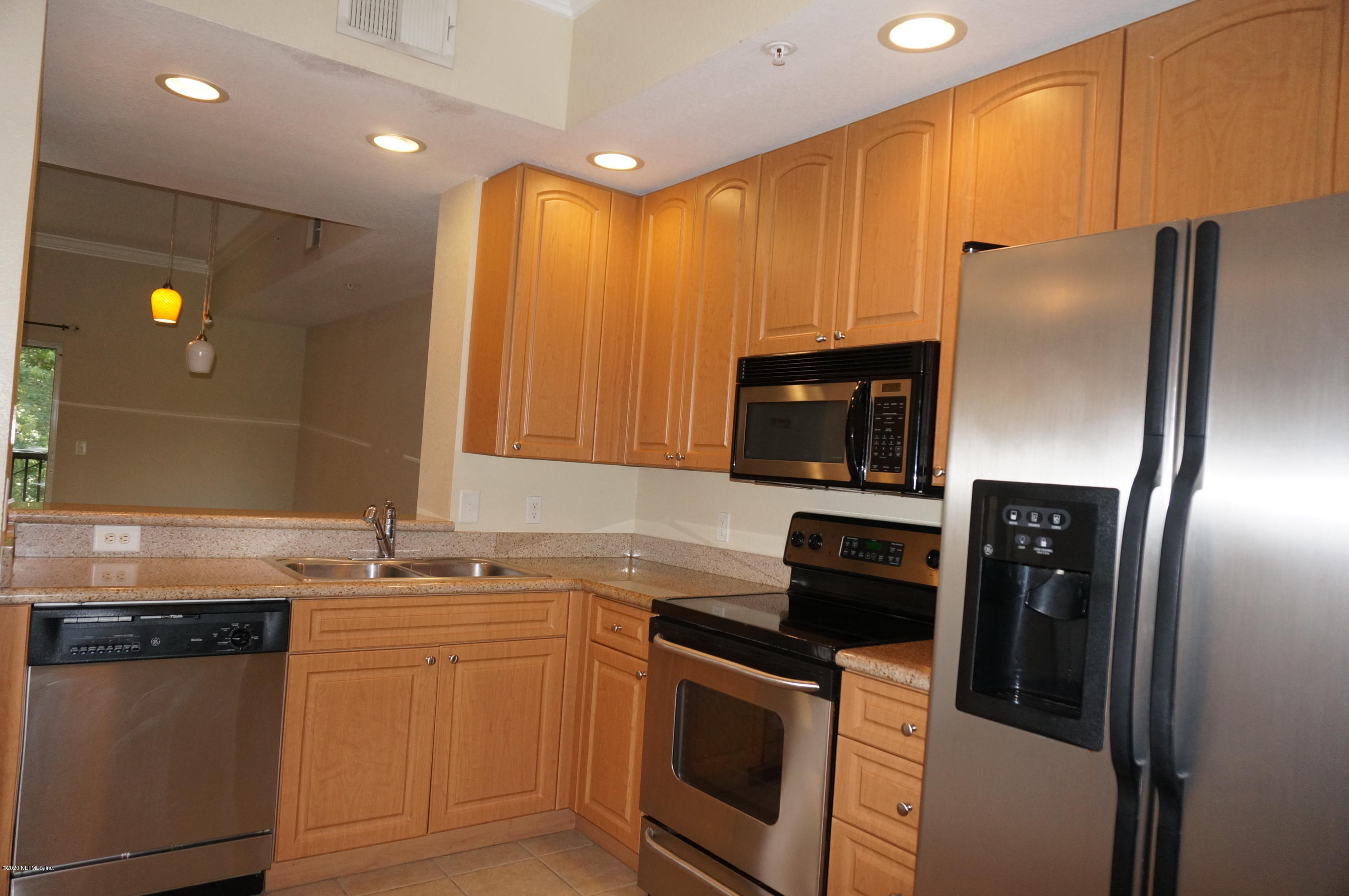 9745 Touchton Road, Unit 925 Jacksonville, FL 32246 - Photo 7 of 22 Kitchen 2
