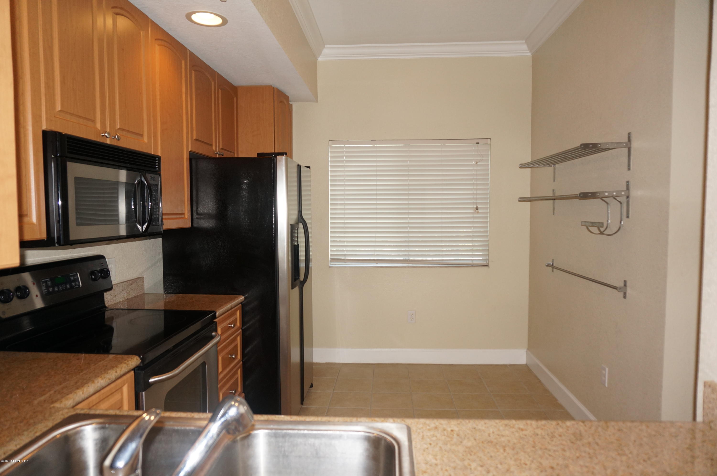9745 Touchton Road, Unit 925 Jacksonville, FL 32246 - Photo 8 of 22 Kitchen 3