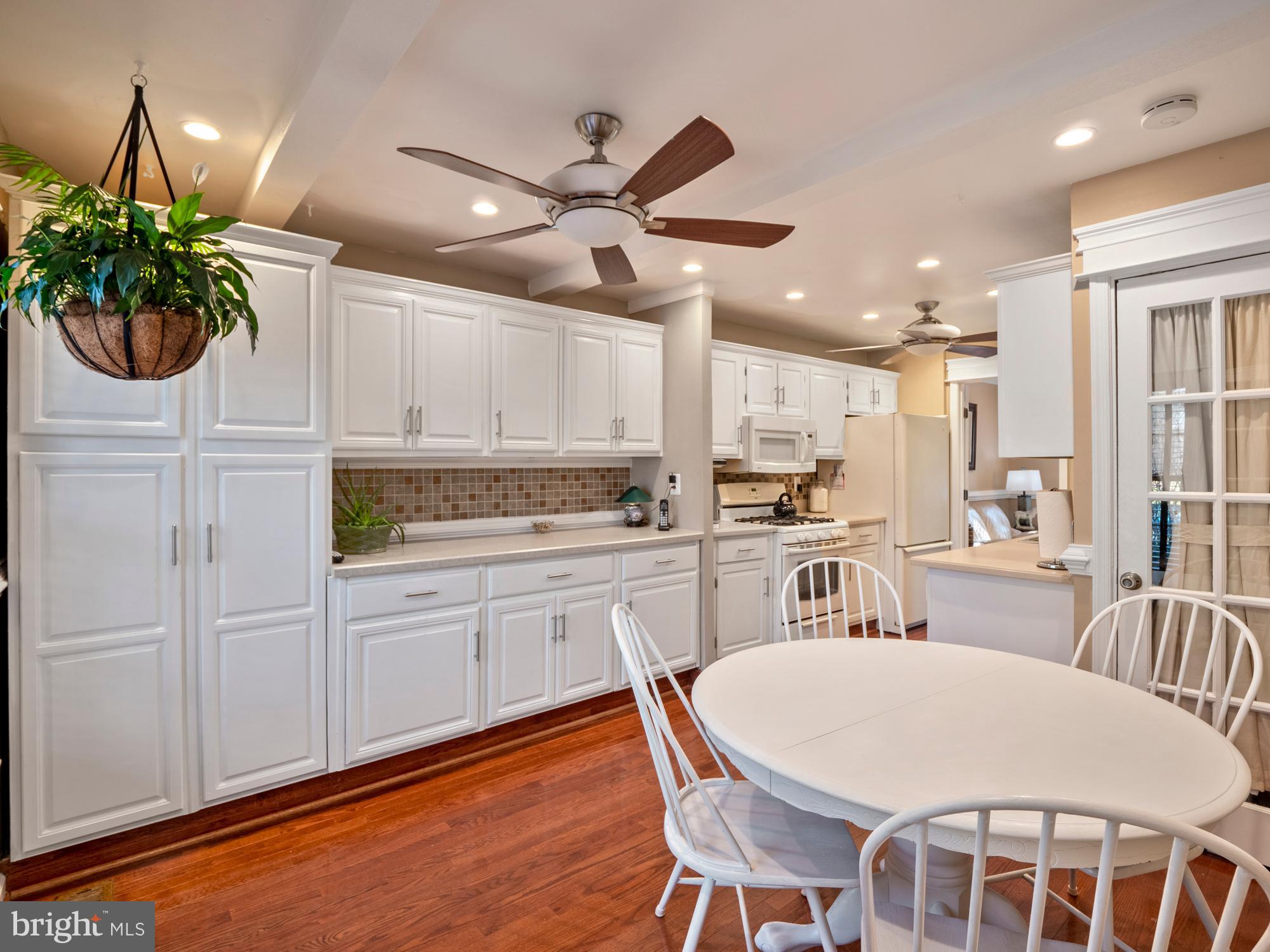 1820 Golf View Court Reston, VA 20190 - Photo 12 of 29 Gallery Image 12