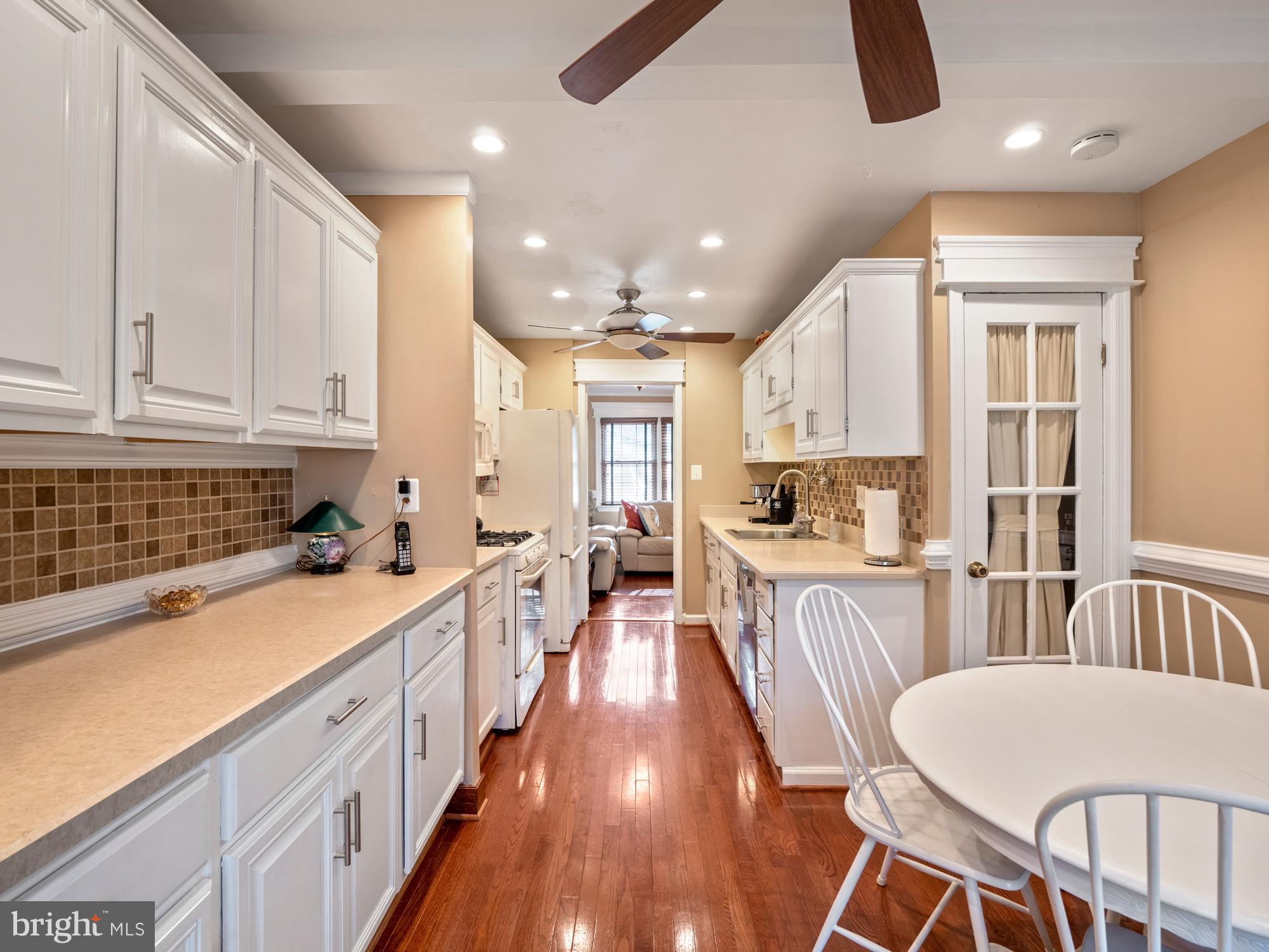 1820 Golf View Court Reston, VA 20190 - Photo 13 of 29 Gallery Image 13