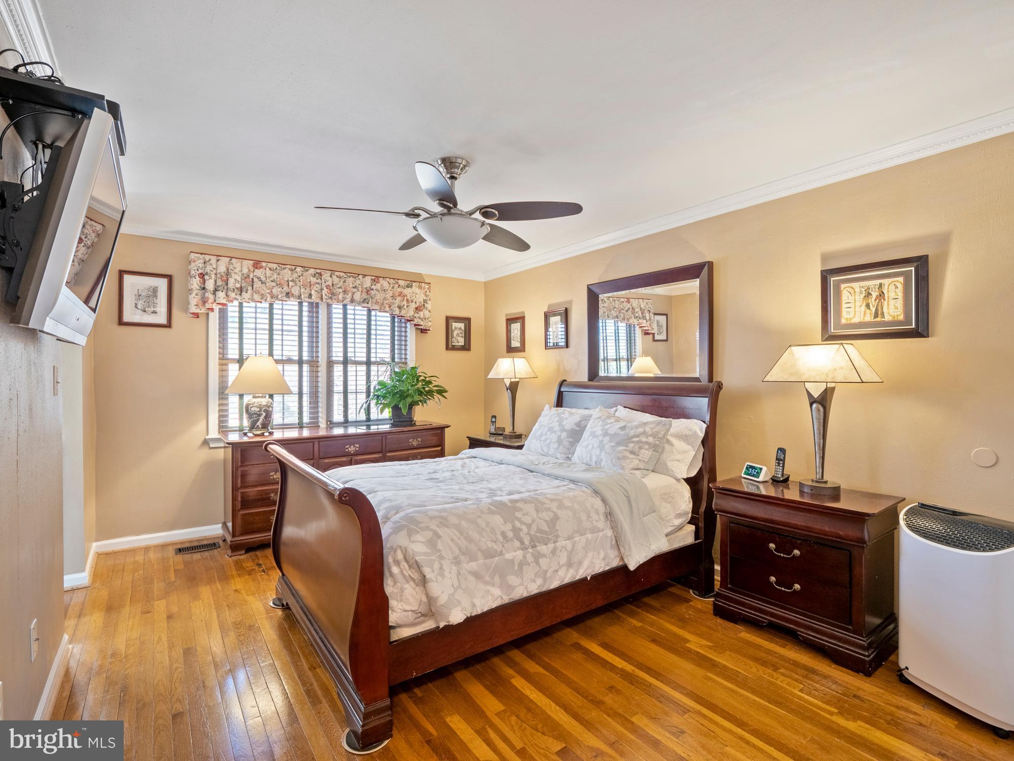 1820 Golf View Court Reston, VA 20190 - Photo 4 of 29 Gallery Image 4