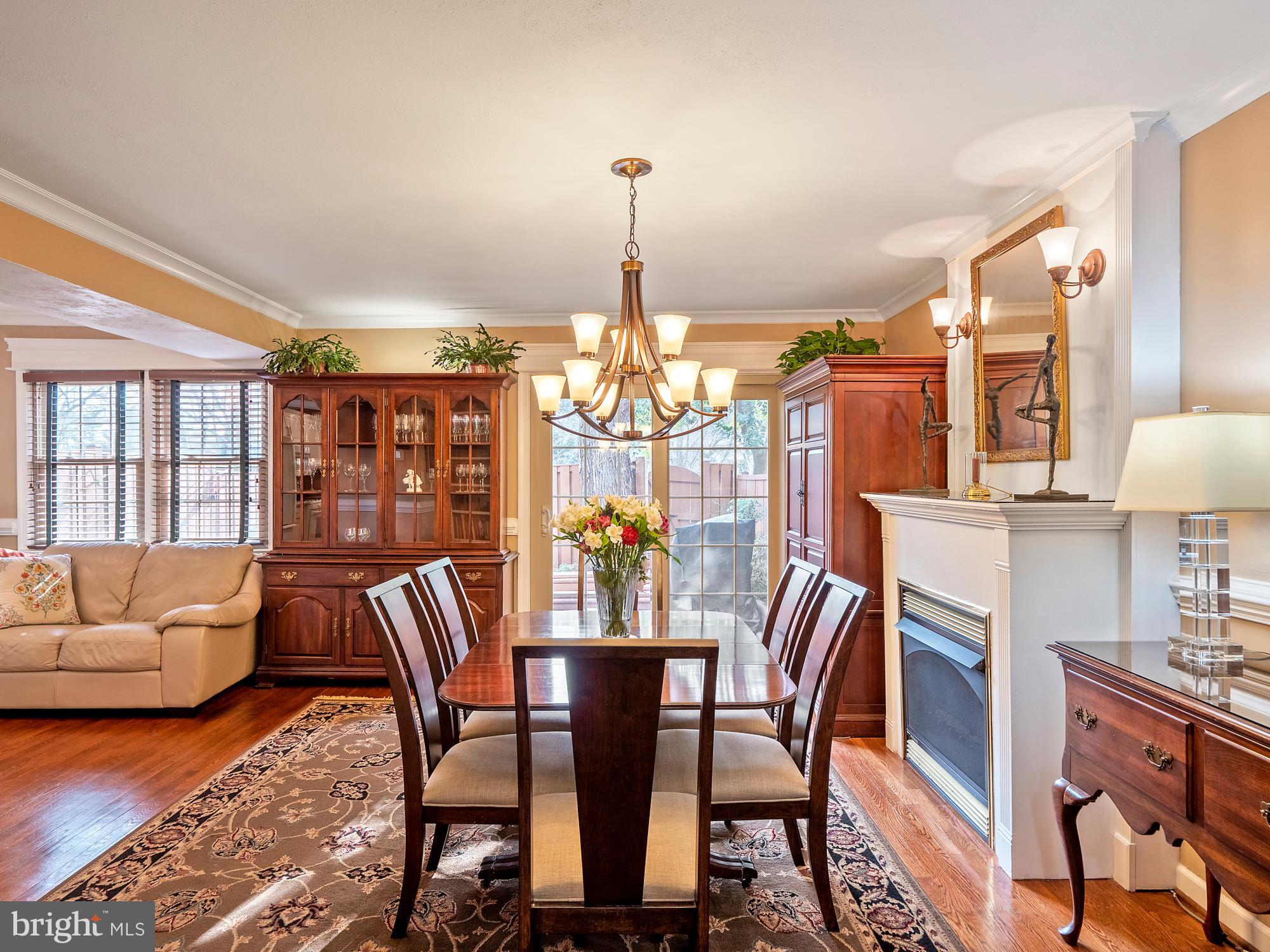 1820 Golf View Court Reston, VA 20190 - Photo 5 of 29 Gallery Image 5