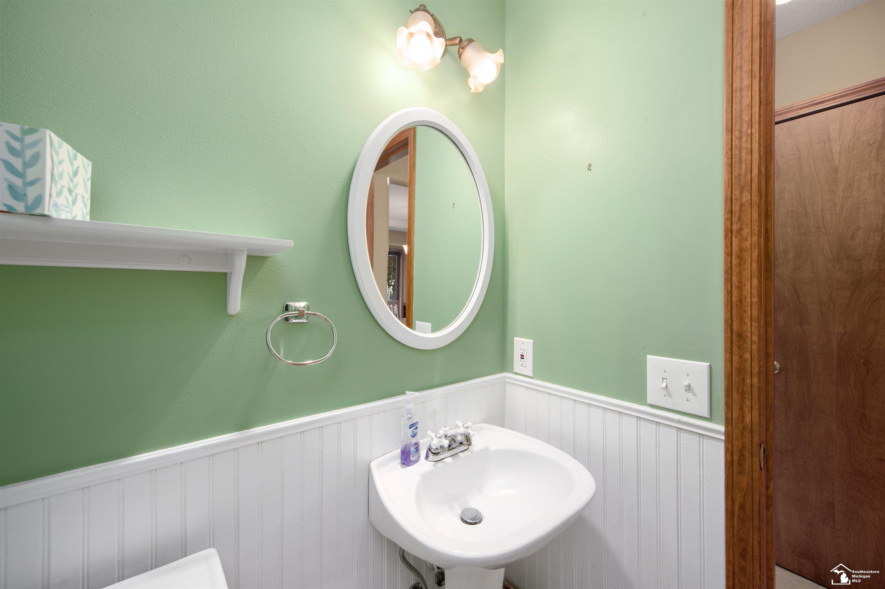 2477 Sandpiper Road Lambertville, MI 48144 - Photo 19 of 68 50089661-18.JPG