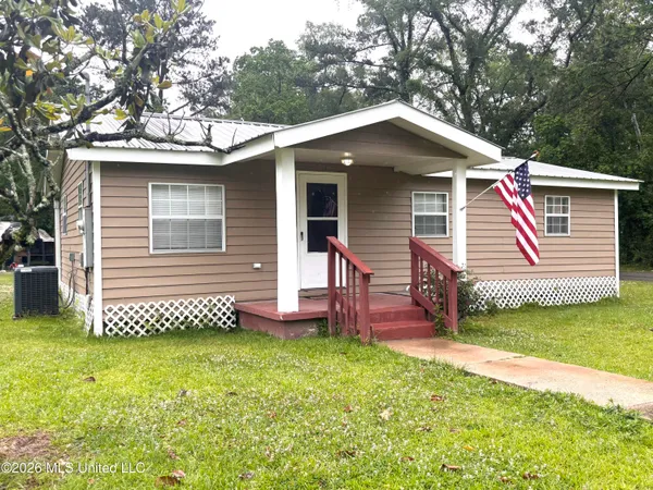 $129,000 | 1119 East Canal Street, Picayune, MS 39466
