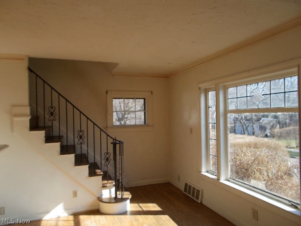 1200 Pomona Road Cleveland, OH 44121 - Photo 6 of 14