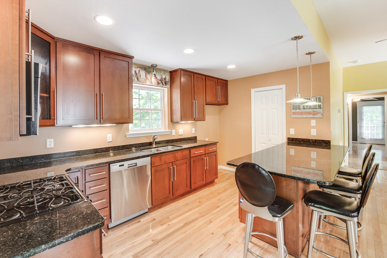 7925 Selcer Road Hixson, TN 37343 - Photo 22 of 34 Kitchen