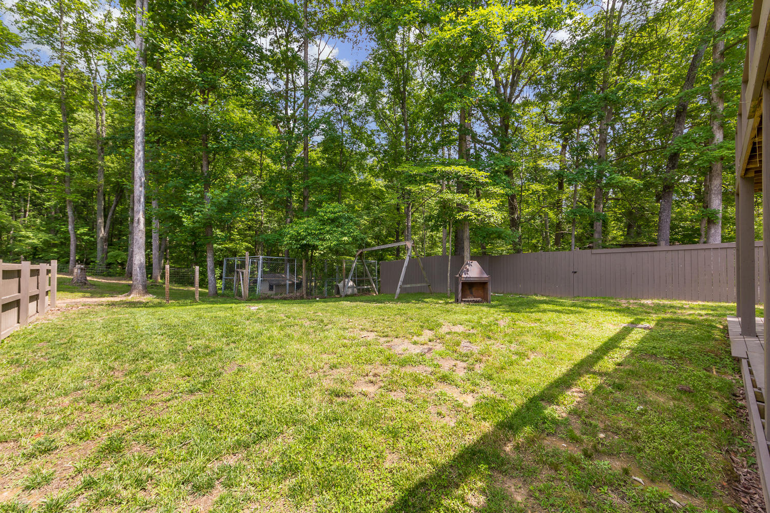 7925 Selcer Road Hixson, TN 37343 - Photo 8 of 34 Large yard