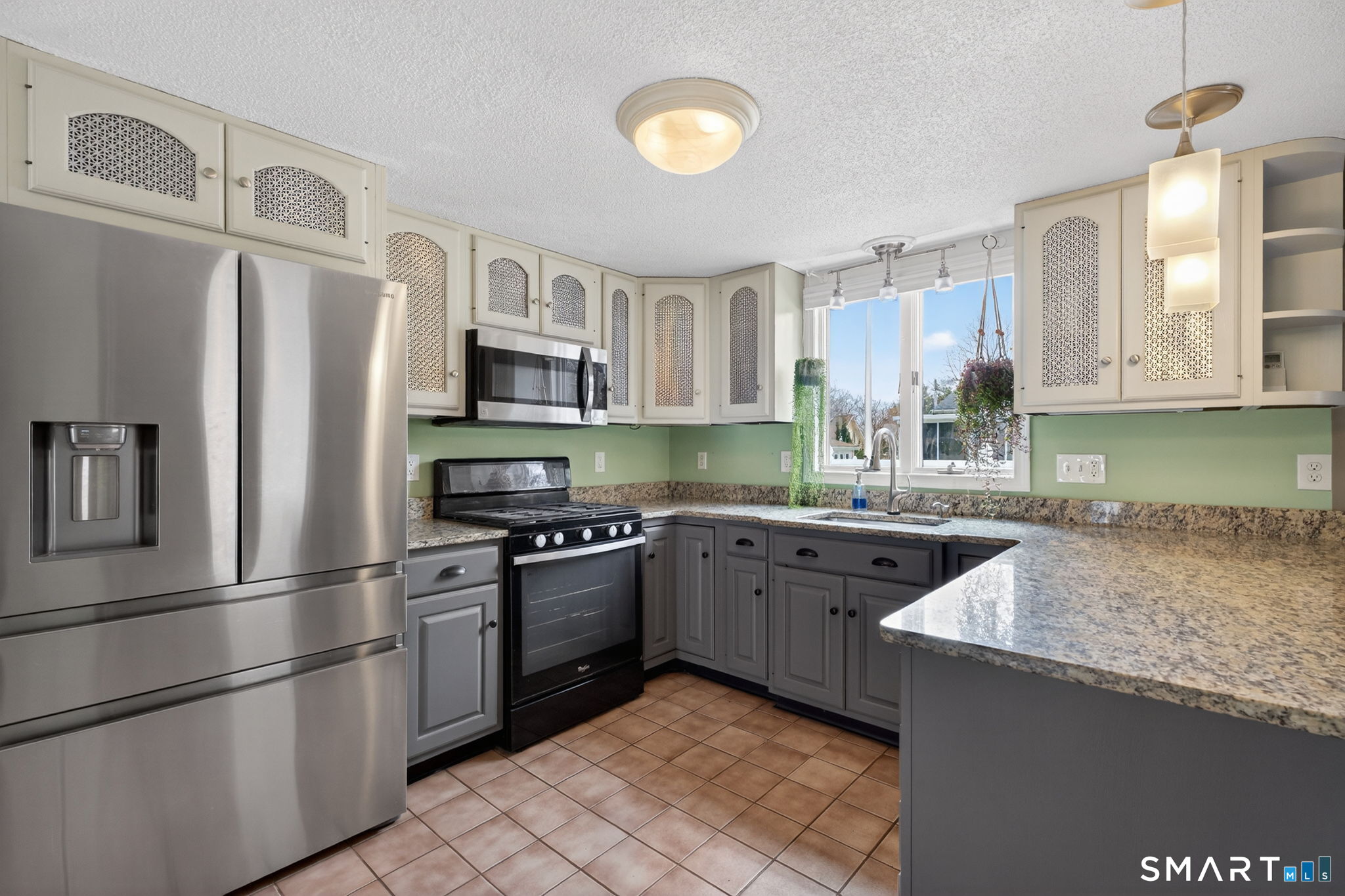 8 High Street Wallingford, CT 06492 - Photo 4 of 35