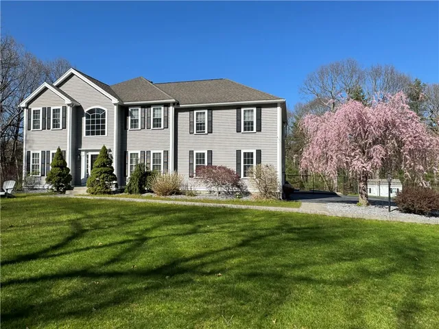$915,900 | 10 Essex Street, Douglas, MA 01516