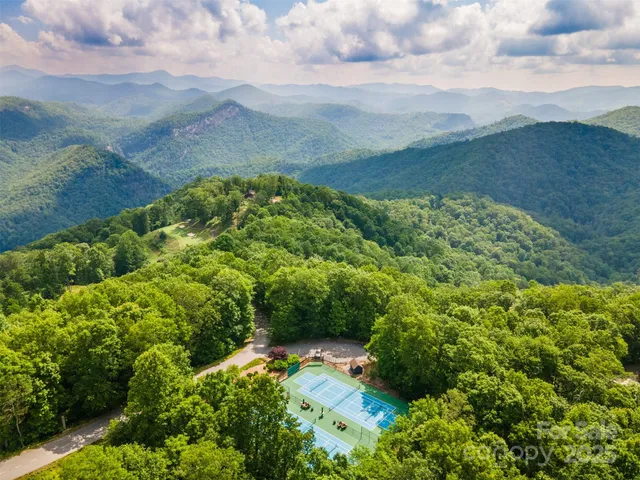 $299,999 | 627 Steeplebush Court, Glenville, NC 28736