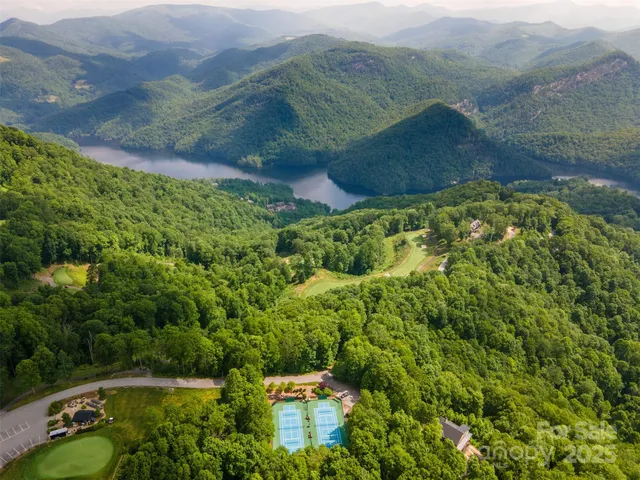 $299,999 | 627 Steeplebush Court, Glenville, NC 28736