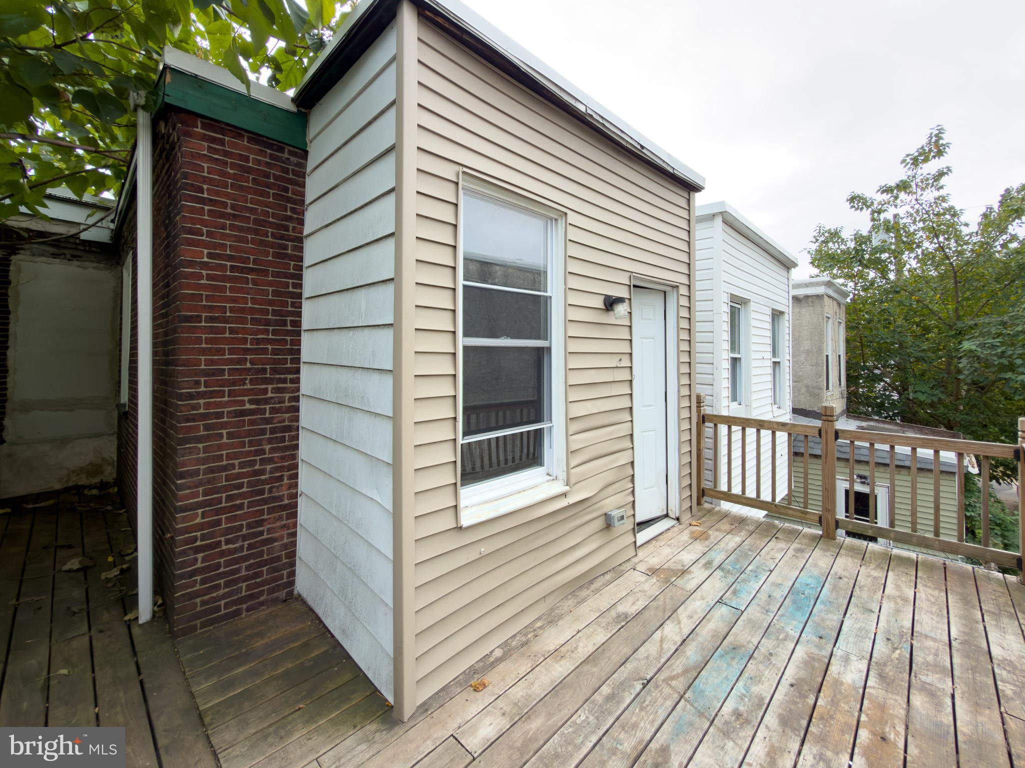 826 Union Street Philadelphia, PA 19104 - Photo 14 of 16 a view of a balcony with a sink
